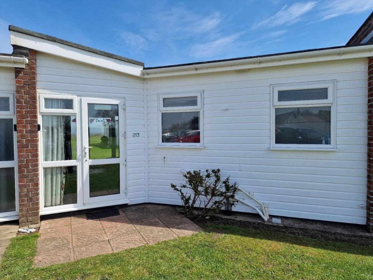 Sea View Chalet, Access To Sandy - Pets Go Free
