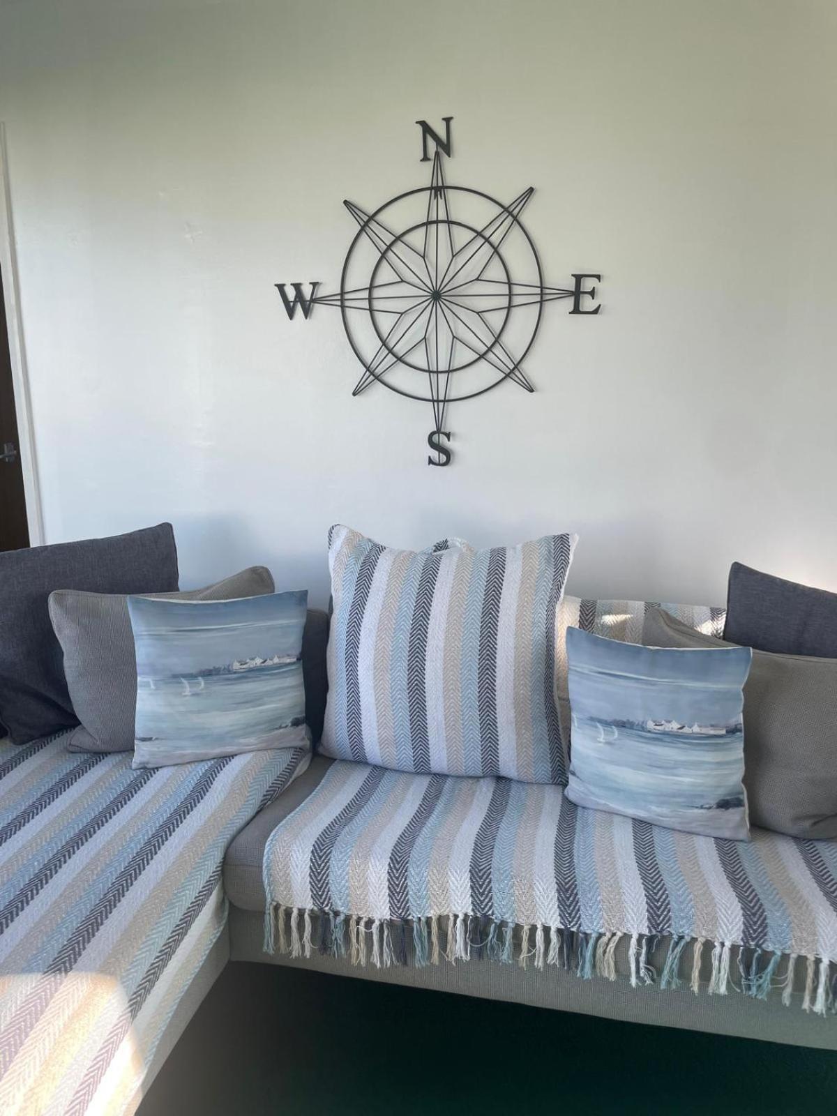 Sea View Chalet, Access To Sandy - Pets Go Free Chalet Winterton-on-Sea