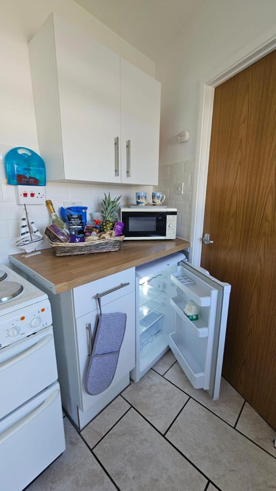 Sea View Chalet, Access To Sandy - Pets Go Free * Winterton-on-Sea